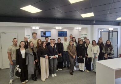 Contabilitatea dincolo de sala de clasă – o experiență practică pentru elevii grupei C41 anul IV specialitatea Contabilitate. Contabilitatea dincolo de sala de clasă – o experiență practică pentru elevii grupei C41 anul IV specialitatea Contabilitate.